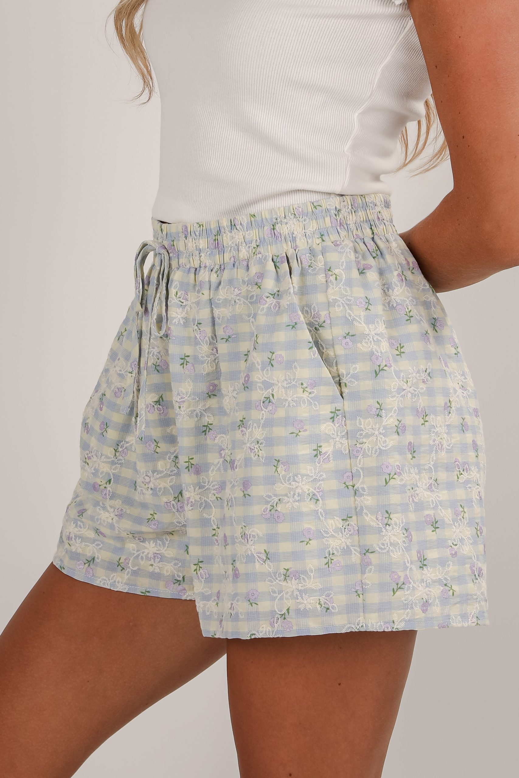 shopdressup_light_blue_floral_shorts-4.jpg